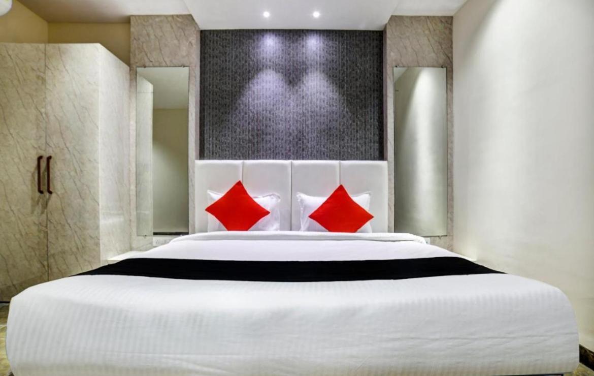 Hotel Vrindavan Prosperity 外观 照片