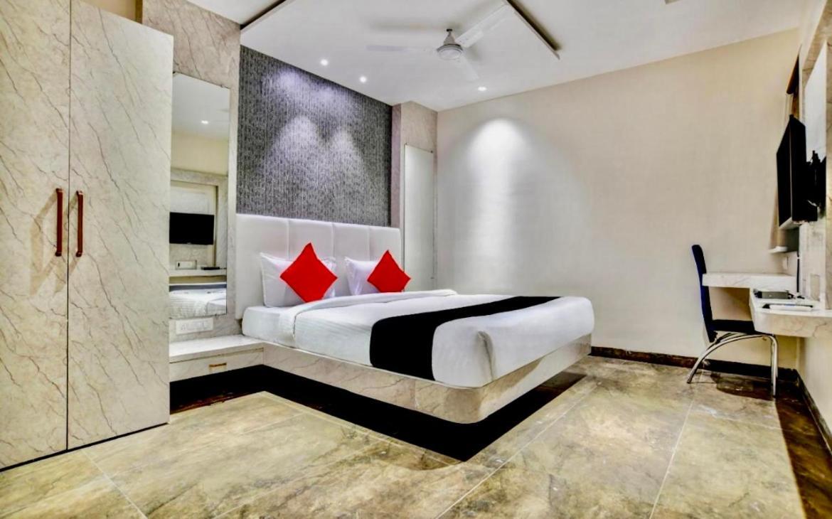 Hotel Vrindavan Prosperity 外观 照片