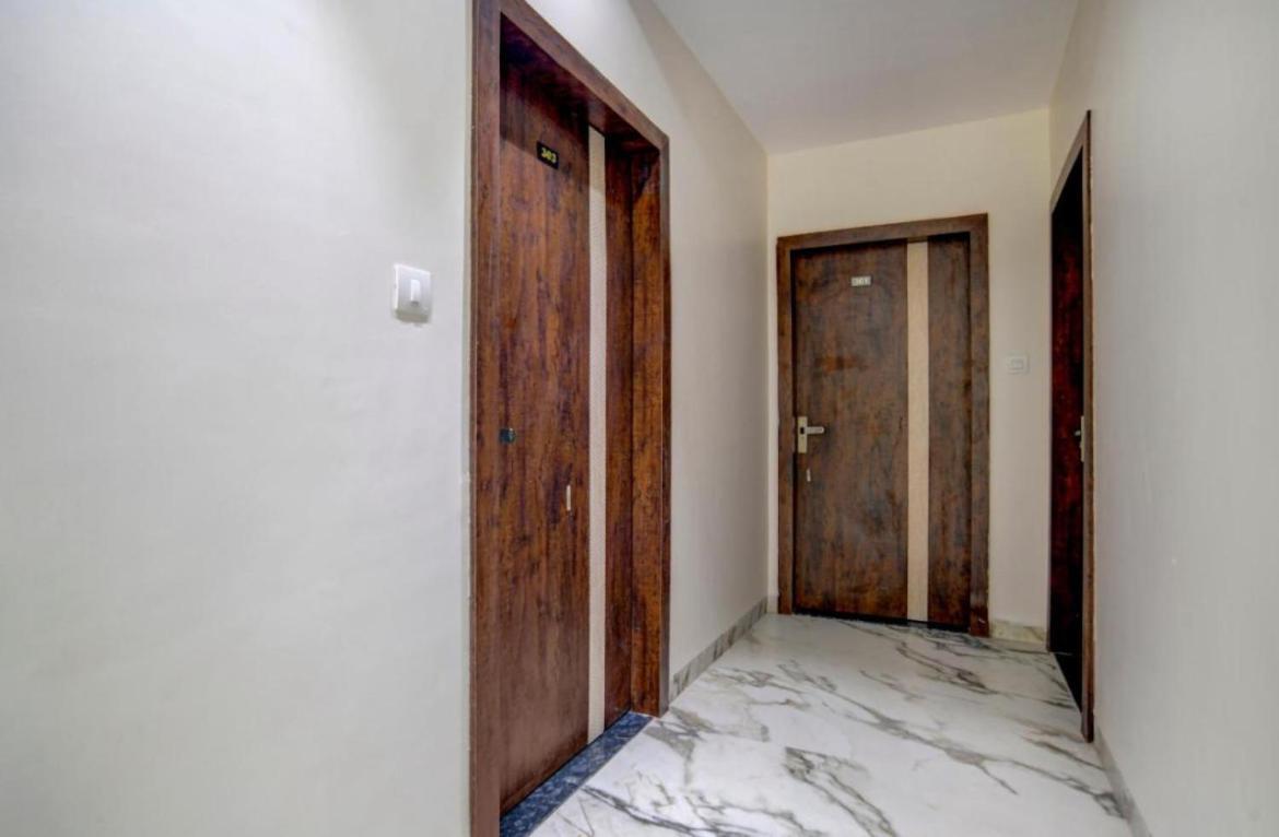 Hotel Vrindavan Prosperity 外观 照片