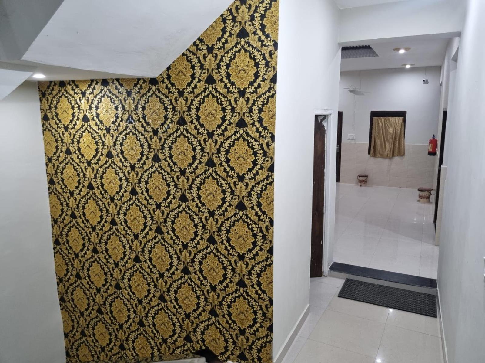 Hotel Vrindavan Prosperity 外观 照片