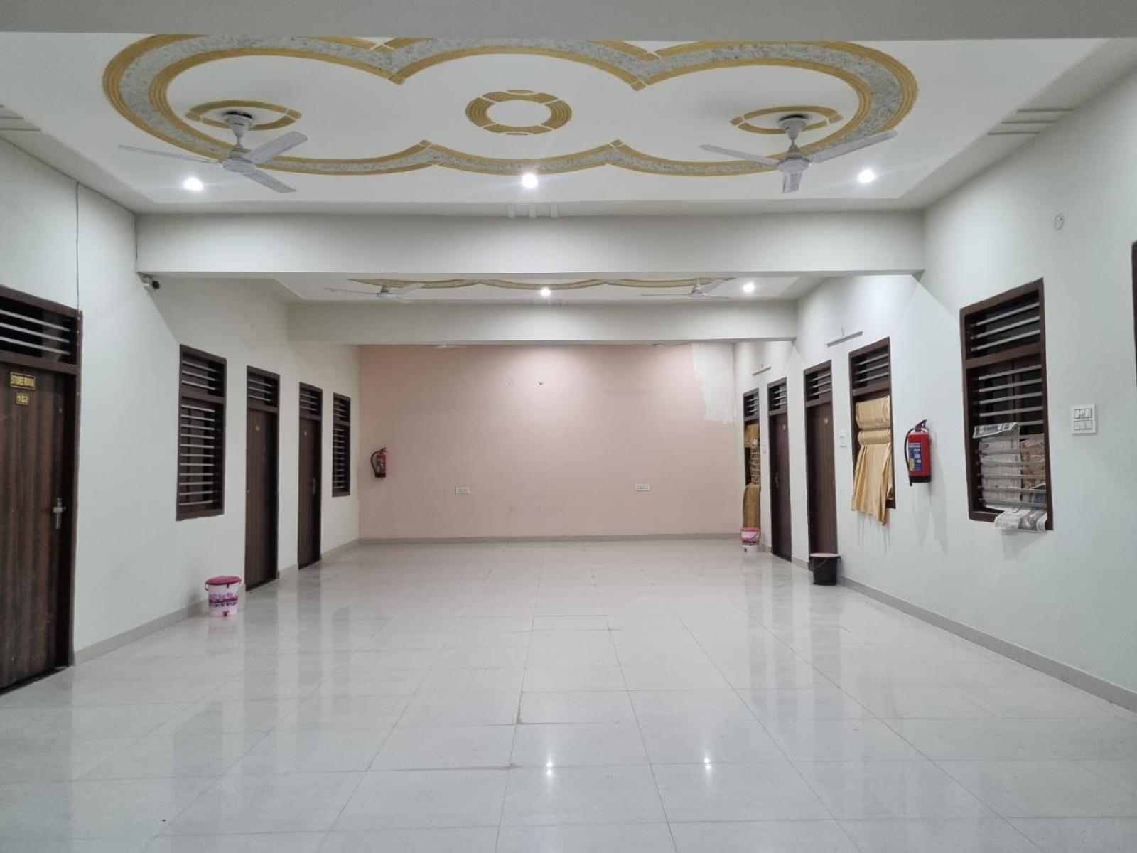 Hotel Vrindavan Prosperity 外观 照片